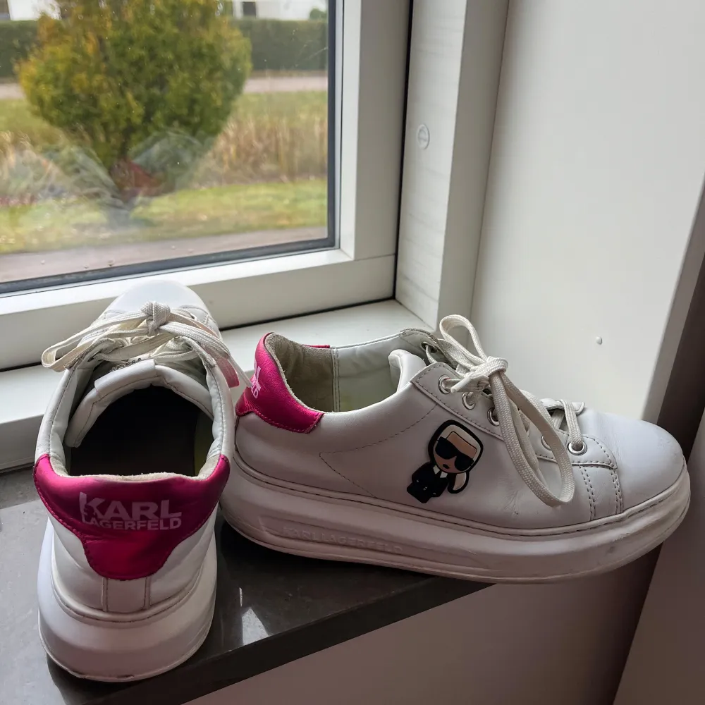 Karl Lagerfeld skor. I använt men gott skick. Nypris: 2300kr. Kengät.
