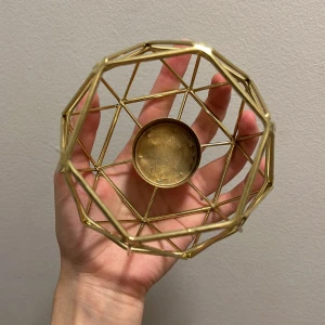 Ljusstake guld - Köpt på secondhand 
