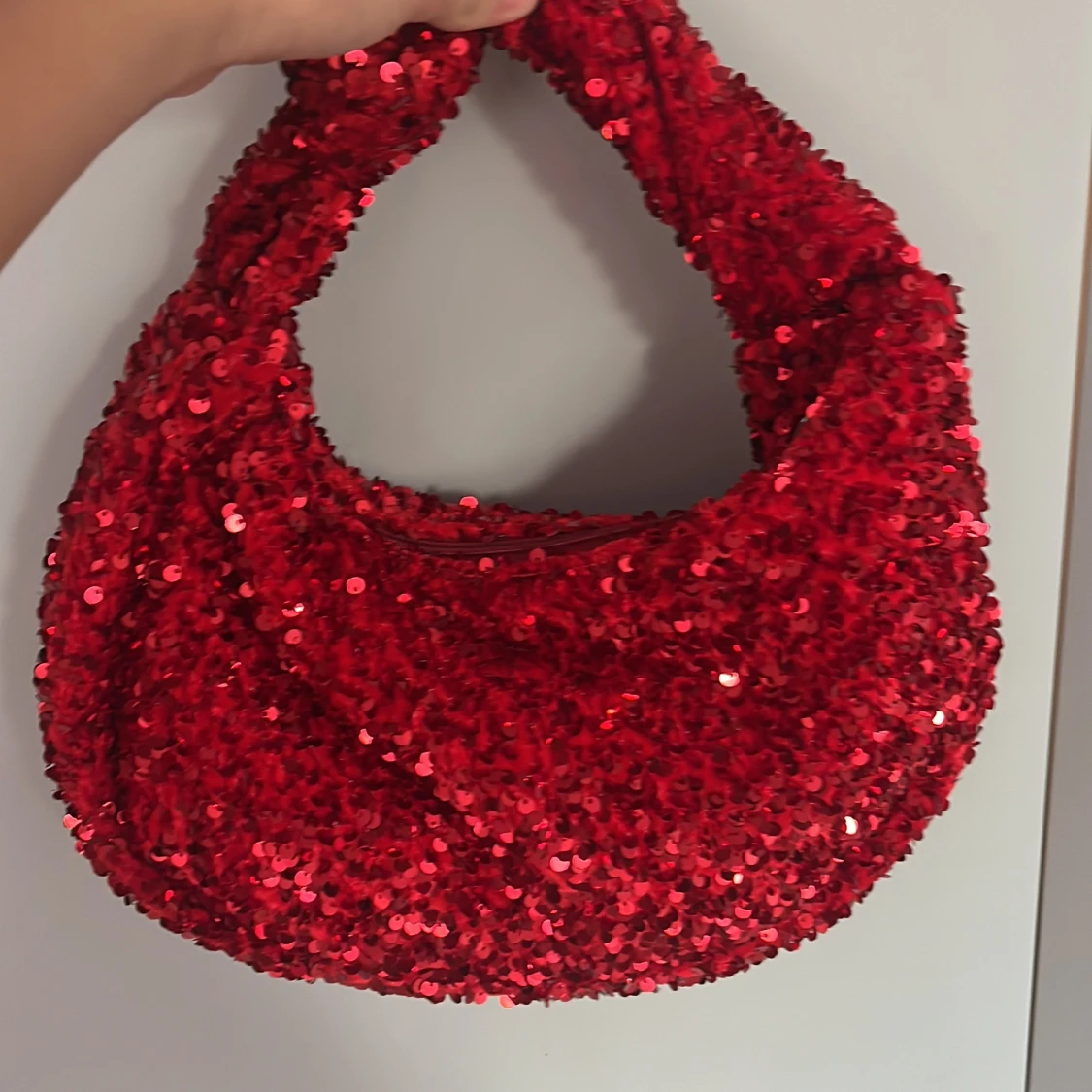 Jättefin glittrig väska 