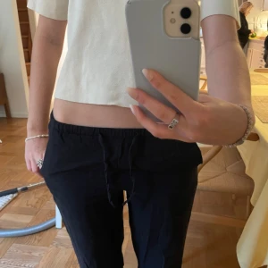 Linnebyxor Gina - svarta linnebyxor utan defekter!! köpt på Gina för 300kr 💞