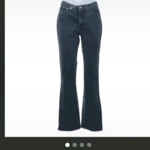 Trusardi jeans - Skit snygga mörkblå trusardi jeans som jag köpt ifrån selpy men jag har personligen aldrig använt de då de inte passade så bra på mig.