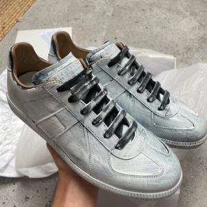 Maison margiela GATS - Säljer nu dessa sjukt feta Gats eftersom dom inte riktigt passade mig! Använda 2gånger så dom är som nya! Nypris 7500! Skriv vid funderingar! Köp bekräftelsen finns!