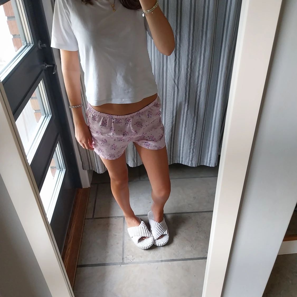 Lila blommiga shorts - 90