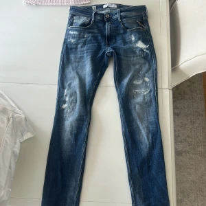 Replay jeans - Hej! Säljer ett par fina replay anbass aged 10. Jättefina i perfekt skick! Hör av för fler frågor!