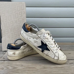 Golden goose - Feta golden goose skor. Hör av dig vid minsta fundering. Priset ej hugget i sten(: