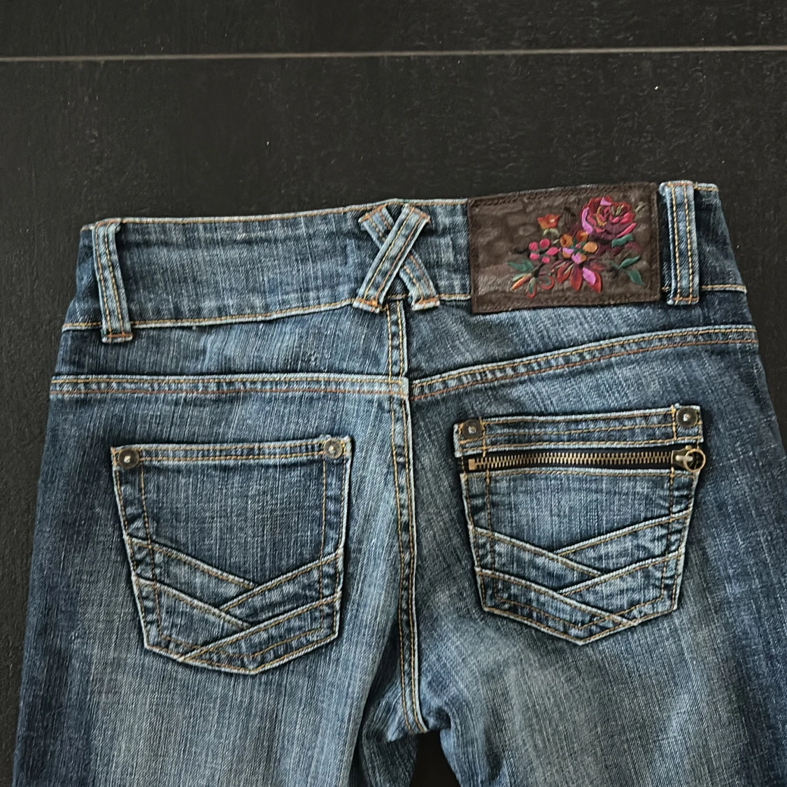 Lågmidjade Bootcut jeans med leopard - 92