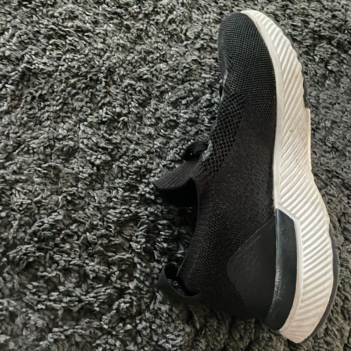 Svarta gympaskor  - 91