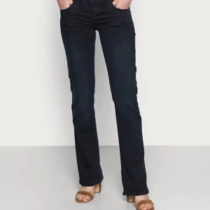 LTB jeans  - Säljer mina LTB jenas då dom tyvärr inte kommer till användning. Byxorna är i ny skick, använda Max 3 gånger. 