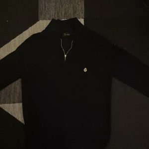 Kofta - Den är jätte snygg men det är för liten för mig. Sjun bra kvalite oxå. 