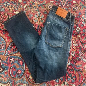 Jack & Jones jeans - Jack & Jones jeans i modellen slim straight Tim! Storlek 29/30 Mycket bra skick, hör av dig vid frågor och priset kan diskuteras lite vid snabb affär🙌🙌