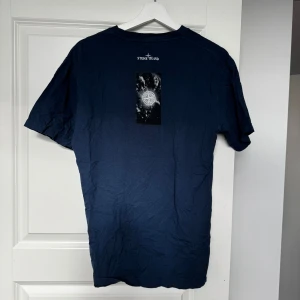 Stone island tshirt  - Nästan aldrig använd, jättefin!