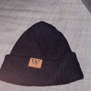 Mössa - Aldrig använd skön mössa. Passa på inför vintern för hålla er varma! 