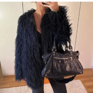 Päls jacka  - Marinblå päls jacka från Malene Birger!!! Nypris runt 2500-3000💕💕 jätte fint skick 