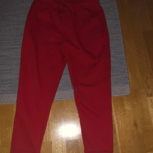 Ralph Lauren byxor - Säljer dessa eftersom jag köpte fel storlek och kan inte skicka tillbaks! 