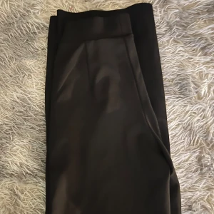Kostymbyxor - Nyskick köpt från new Yorker sitter bra i passform och längden 