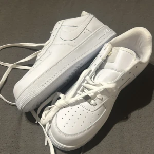 Air forces - Air forces helt nya inte använda för de passade inte. Om de e några frågor fråga på