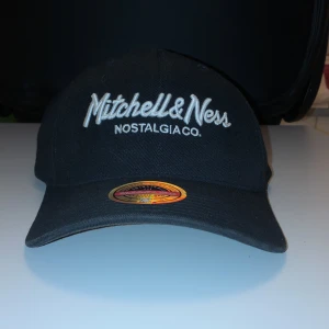 Mitchell & Ness keps  - Den är i riktigt bra skick säljer för att jag inte använder den 