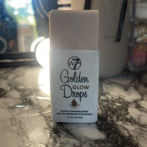 W7 glow  - Bara testa 