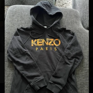 Kenzo Hoodie  - XS Mycket bra skick. Knappt använd köpt för 3000kr