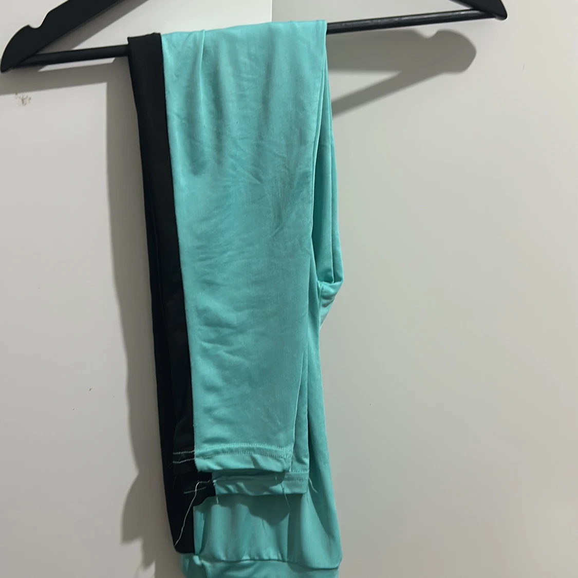 Turkos hoodie med NYC-tryck