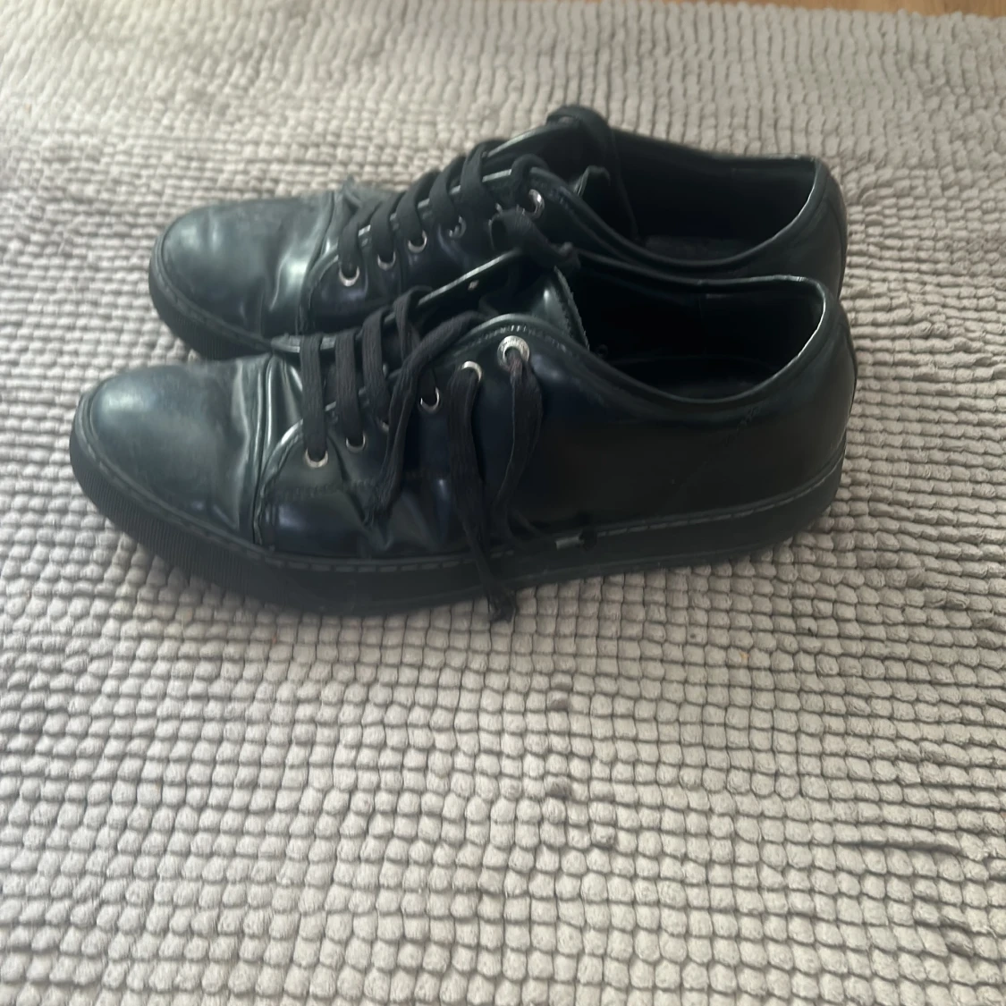 Helsvarta Lanvins - 93