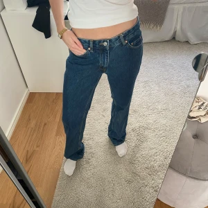 Jeans - Ginatricot low straight jeans 