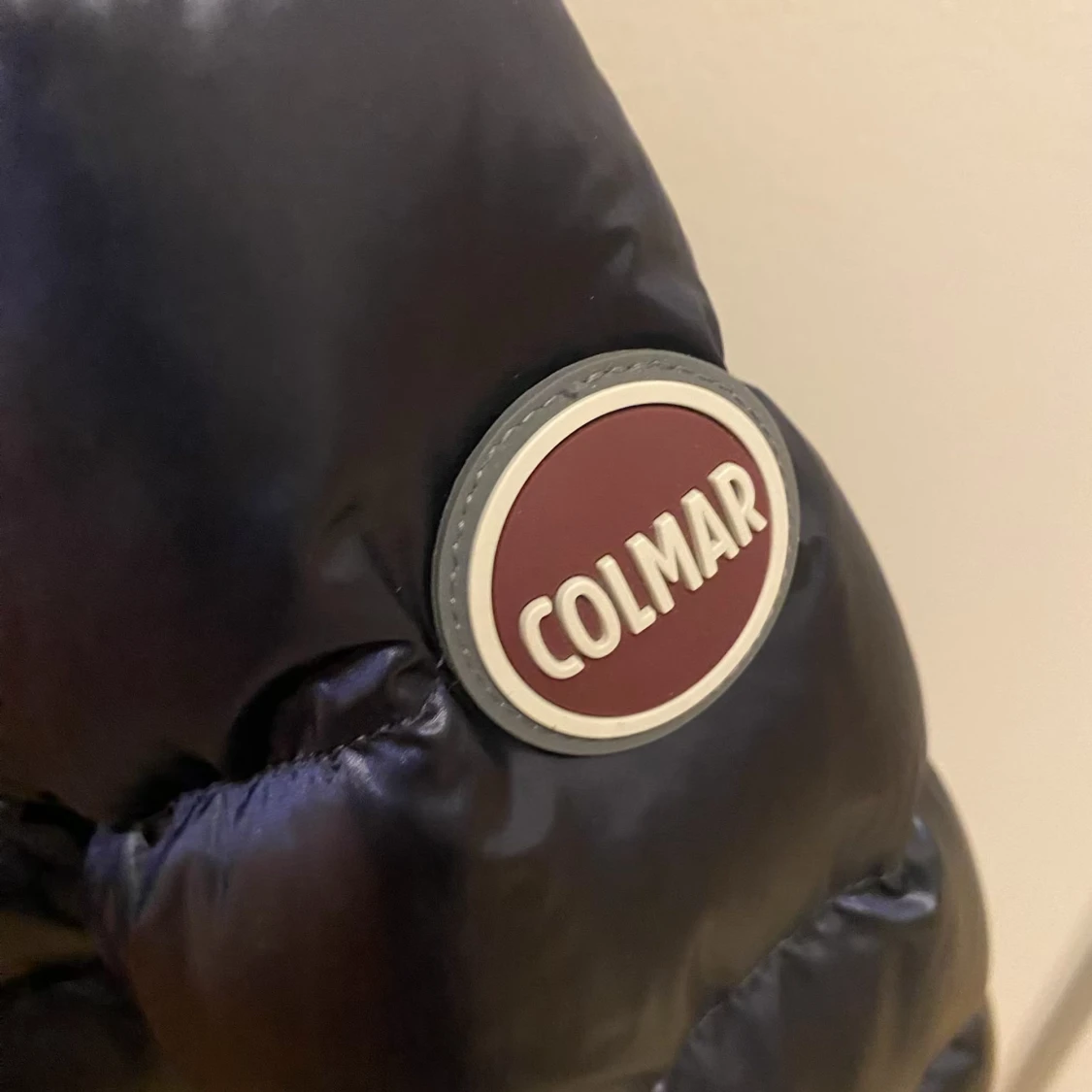 Mörkblå pufferjacka från Colmar - 92