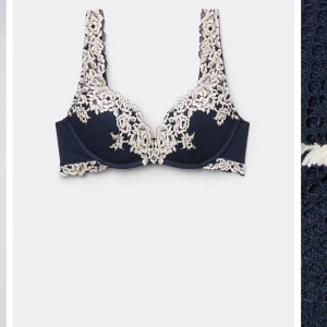 Intimissmi bh - Säljer min mörkblå intimissmi bh i storlek 70b köpt för ca 500-600