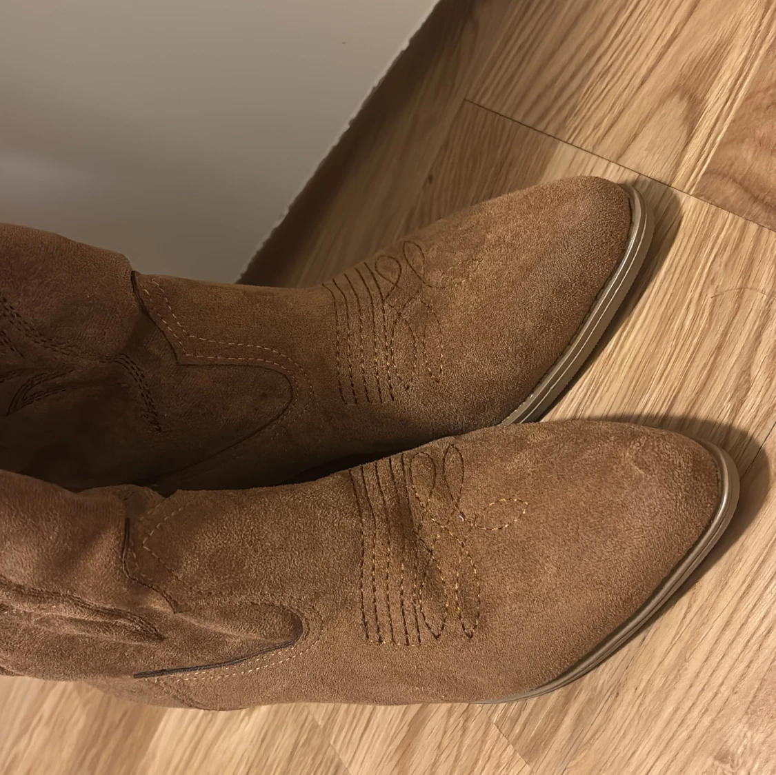 Bruna mocka cowboy boots - 91