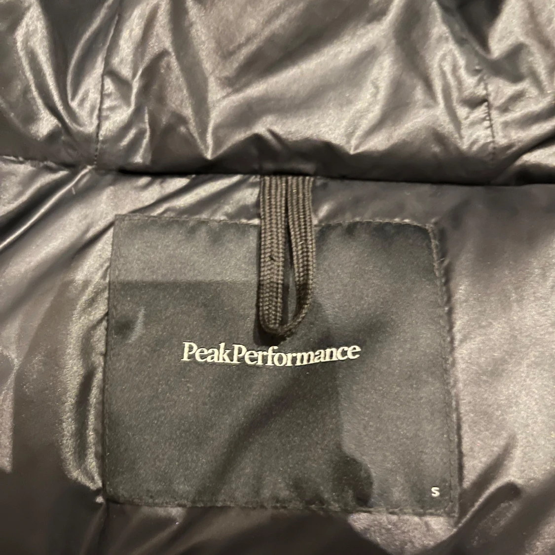 Svart vinterjacka från Peak Performance - 93