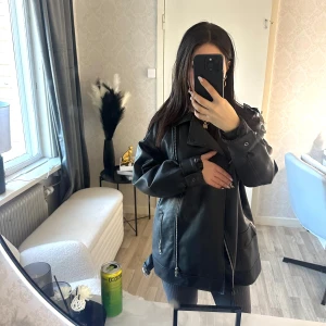 Svart skinnjacka - Superfint skick