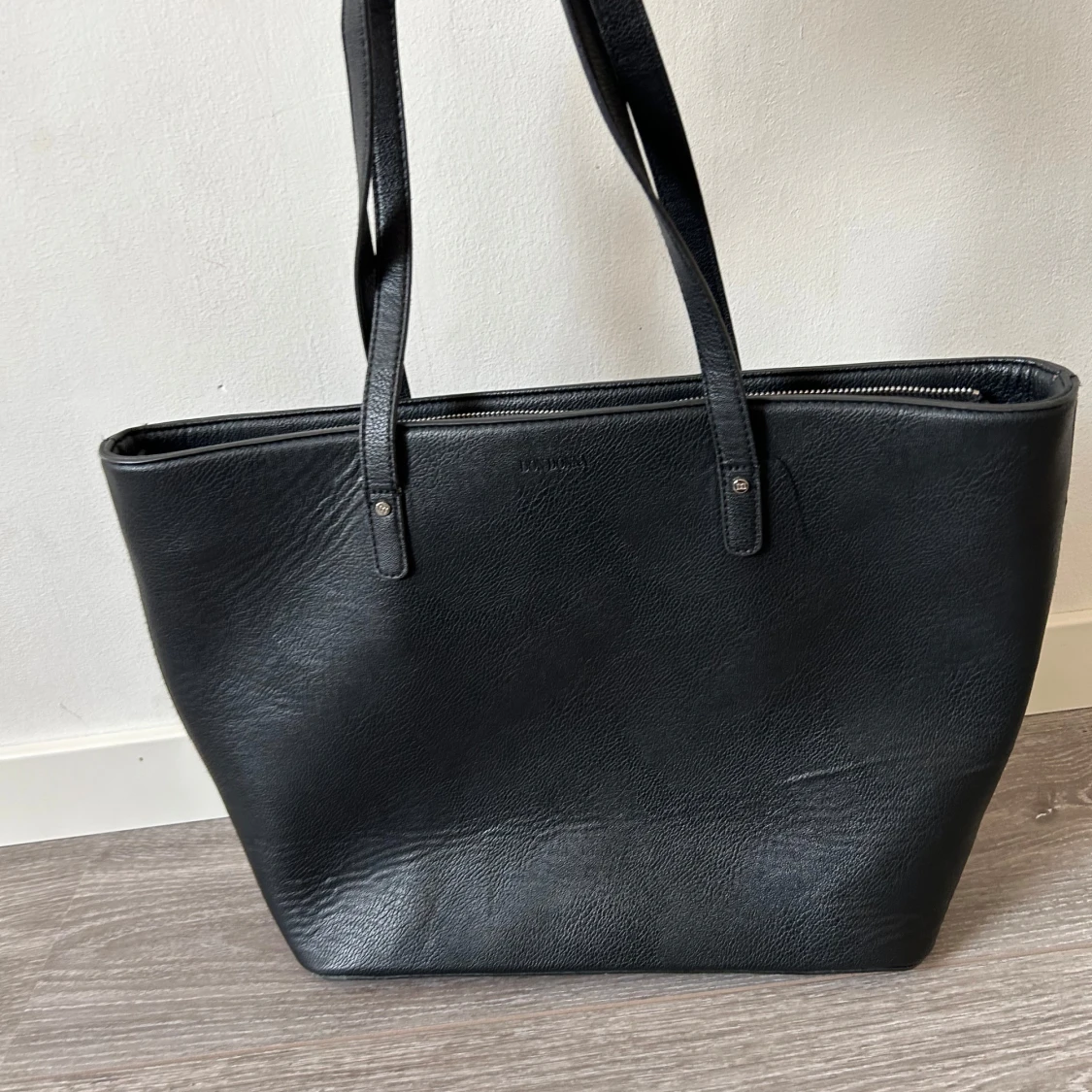 Svart axelväska i skinn