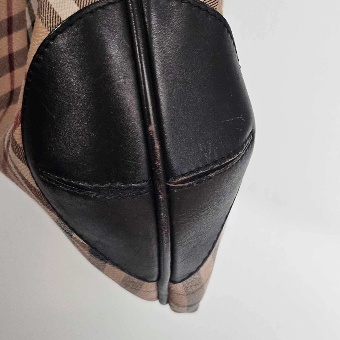 Äkta burberry handväska - 91