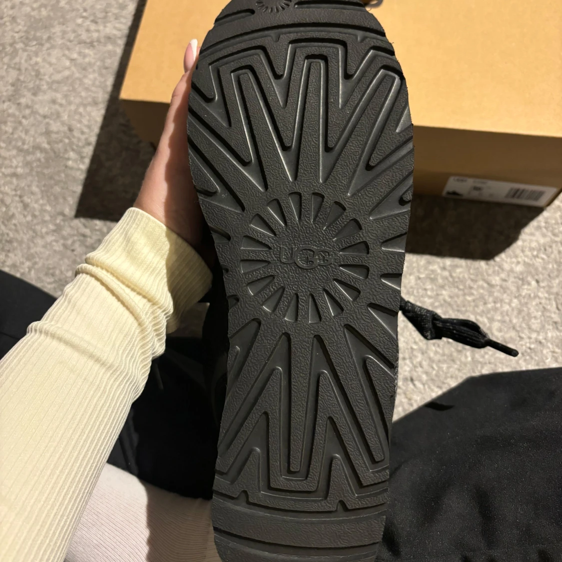 UGG Lowmel 'Black' - 90