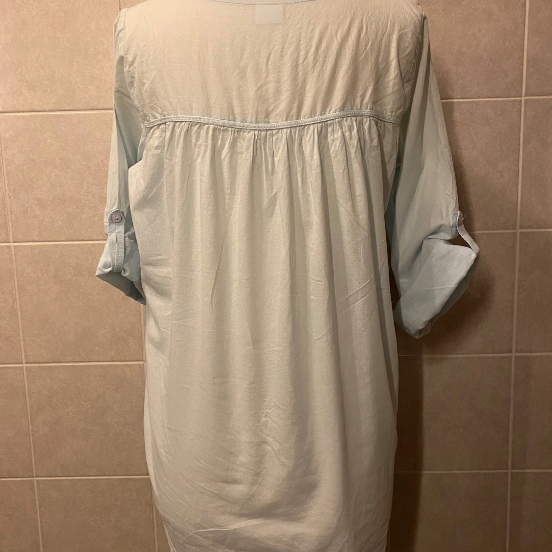 Ljusblå tunika från Gina Tricot strl 40 - 90