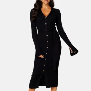 Stickad klänning med knappar - Stickad klänning med knappar, använd en gång