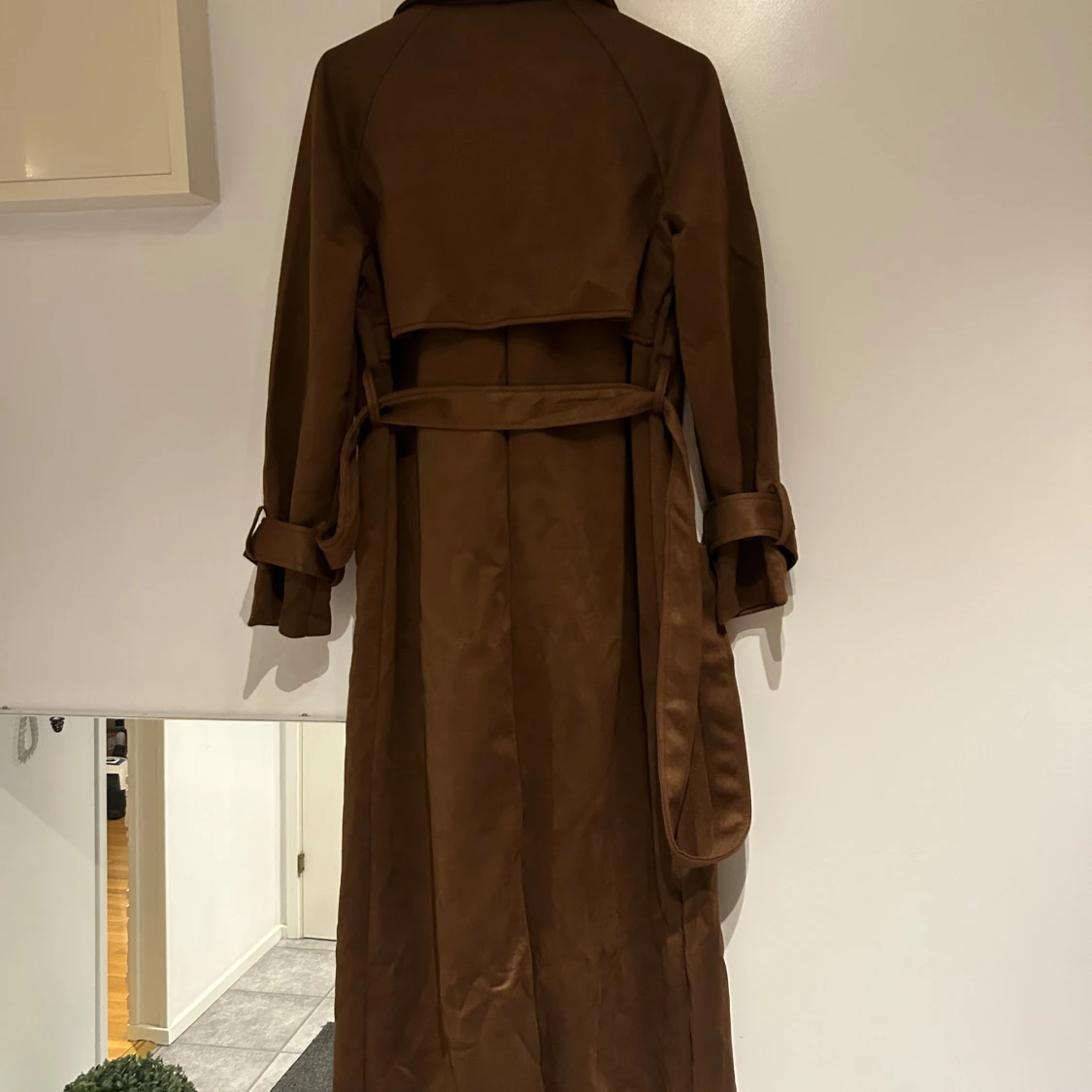 Brun trenchcoat, mocka imitation (faux mocka) - 91