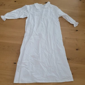 Lucialinne - Lucialinne storlek L