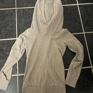 Jättebekväm hoodie från volcom, pris går att diskuteras