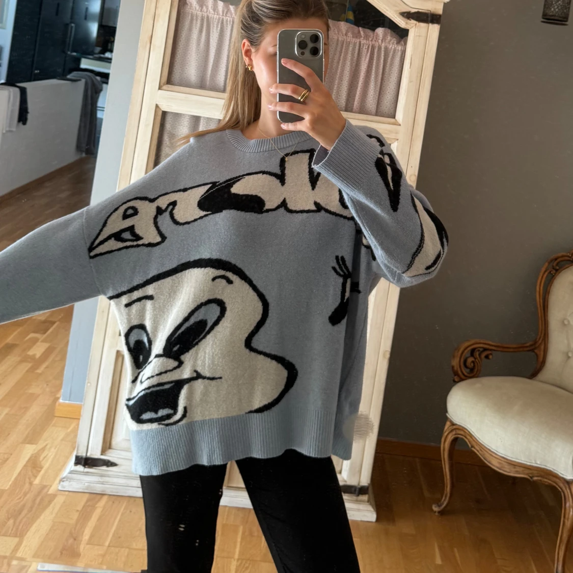 Stickad blå tröja - 90