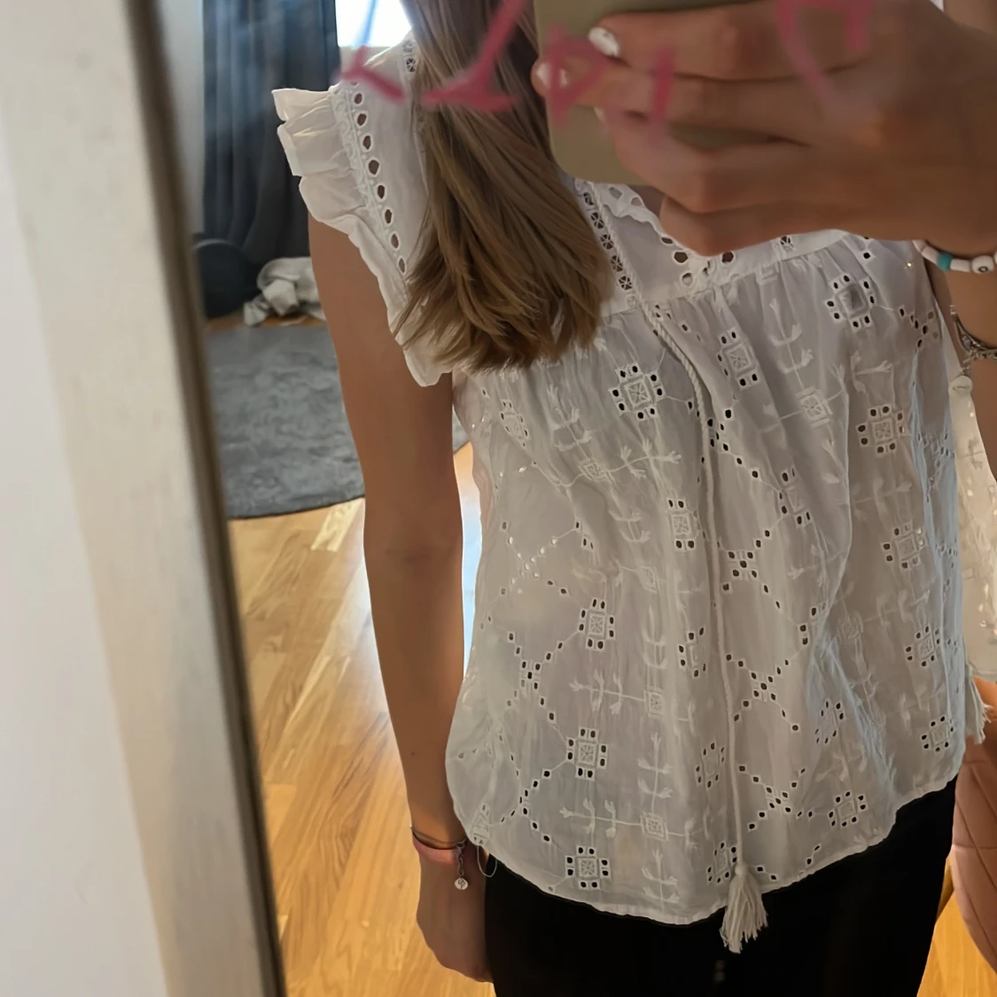 vit fin blus från Only i storlek S - 90