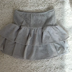 Minikjol - Använd 2 ggr! Har ett innetyg så kjolen är inte genomskinlig!😁