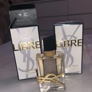 Yves saint Laurent parfymer - 2 st parfymer ifrån Yves saint Laurent Ena öppnad och testad andra oöppnad. Libre - Yves saint Laurent. 50ml per flaska.
