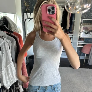 Basic linne - Säljer detta linne som är oanvänt!💕