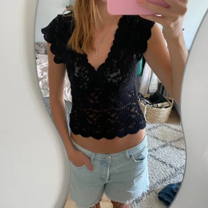 Festtopp - Topp i spets, strl S🥰