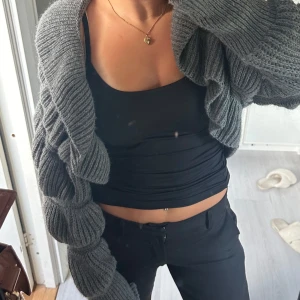 Stickad kofta - Stickad kofta från hm så fin och mysig👌🏽👌🏽👌🏽👌🏽