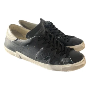 Philippe Model  - Philippe Model skor i svart 🙌🏽 är nästan aldrig använda och heller inga deflekter 💯👌🏼