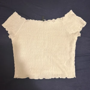 Vero moda topp - Bra skick nästan aldrig använd.