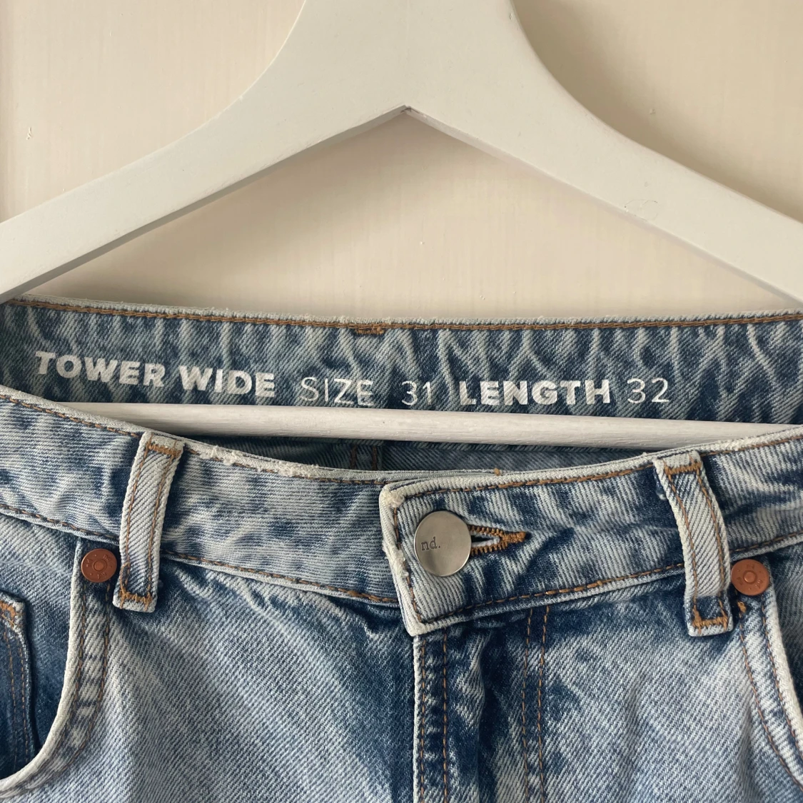 Ljusblå jeans med breda ben - 90