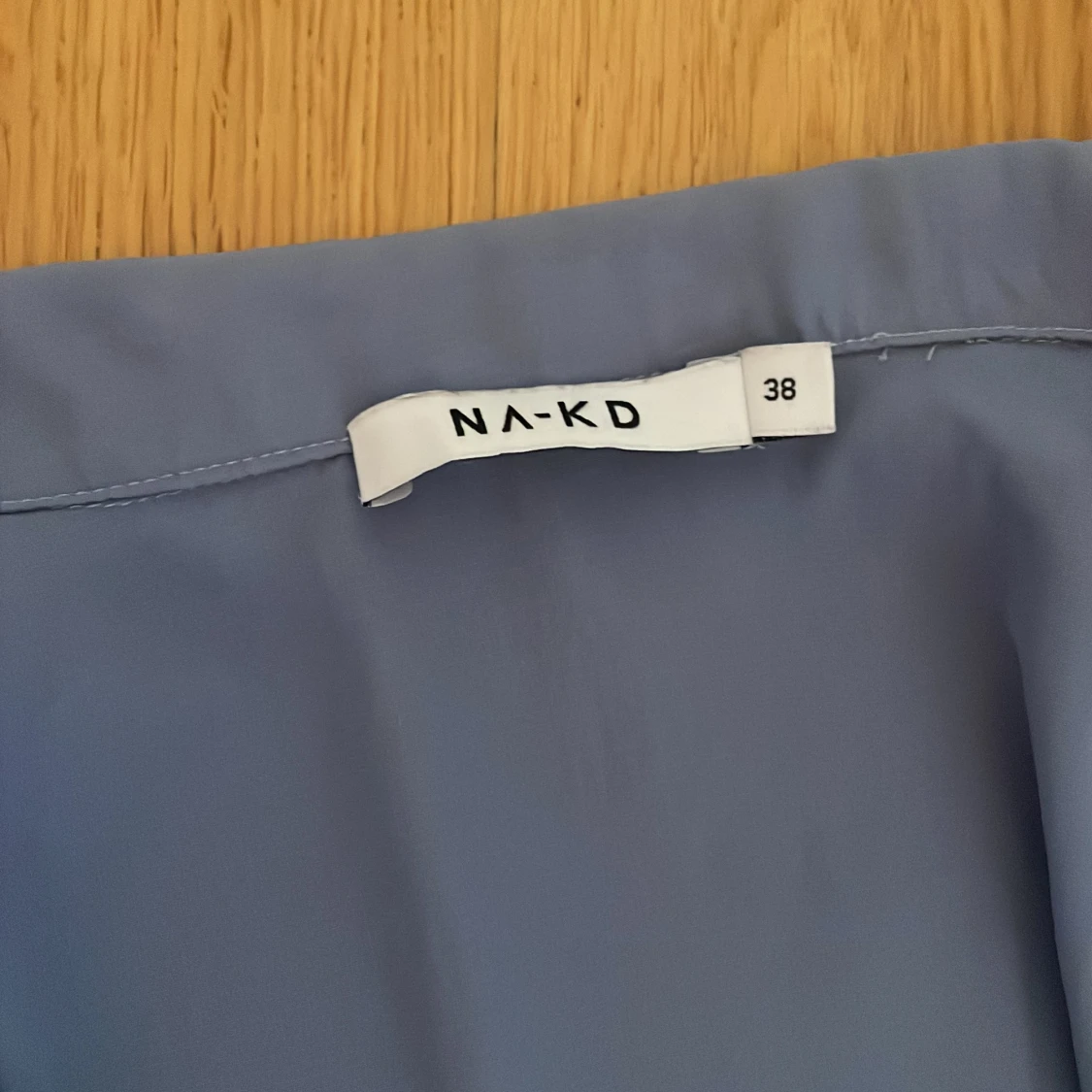 Blå klänning med bälte - 91